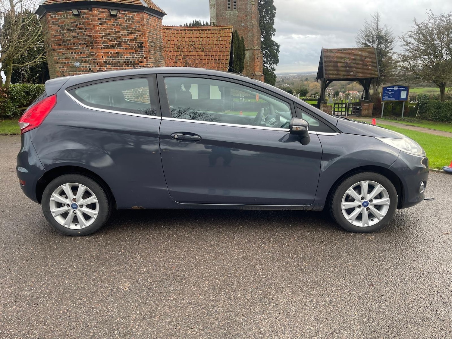 Used Ford Fiesta 2011 for sale - 77301503: Photo 2