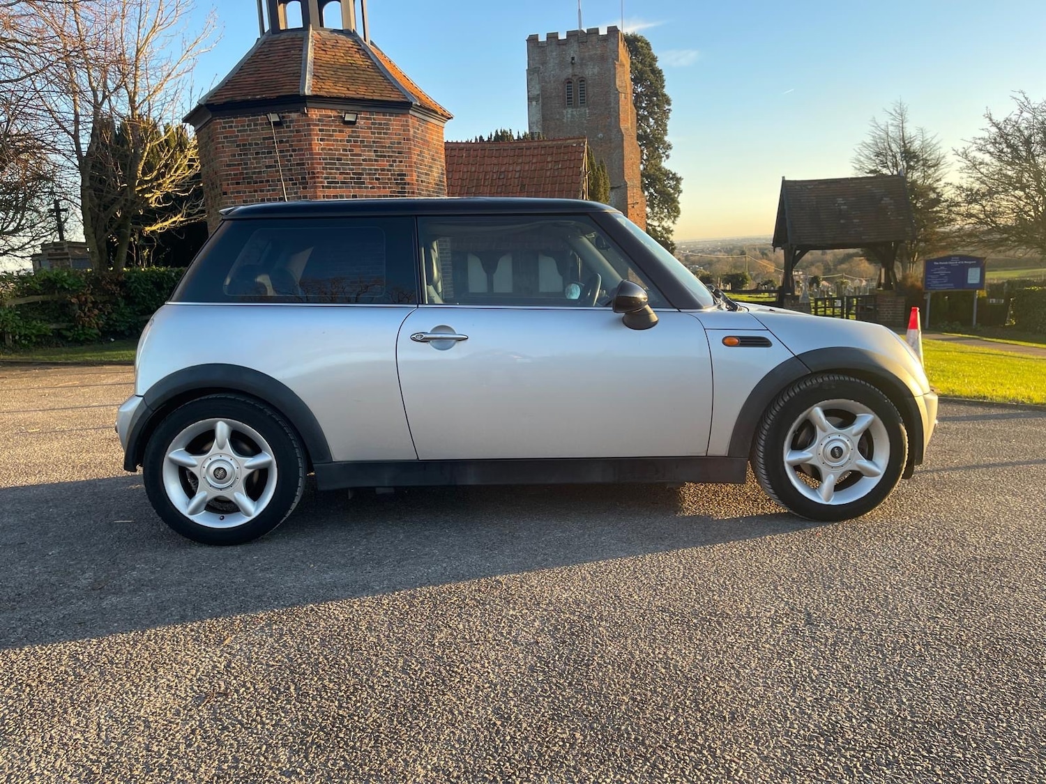 Used MINI Hatch 2002 for sale - 77100578: Photo 2