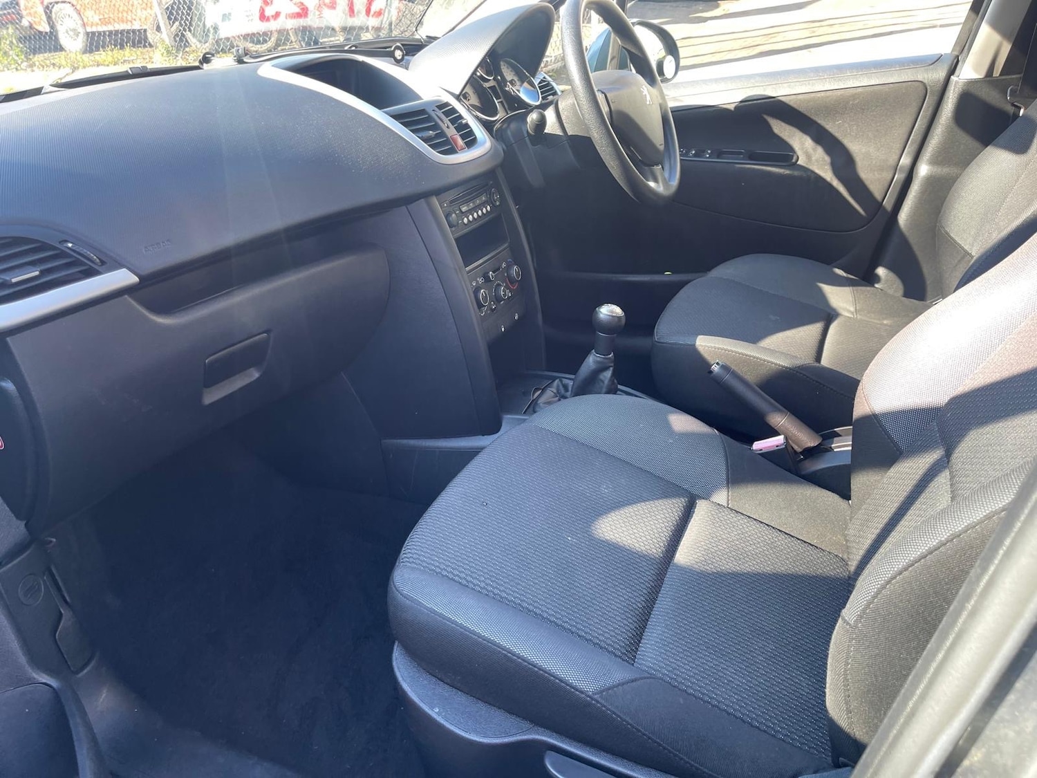 Used Peugeot 207 2011 for sale - 77937717: Photo 8