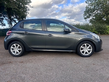 Used Peugeot 208 2014 for sale - 75962054: Photo
