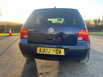 Used Volkswagen Golf 2002 for sale - 77100575: Photo
