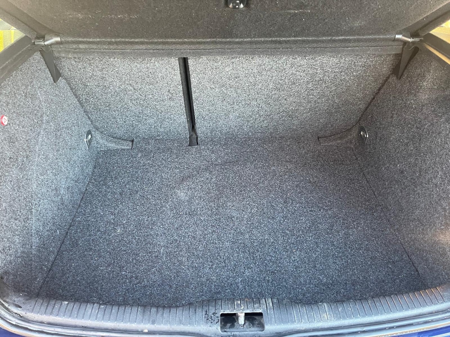 Used Volkswagen Golf 2002 for sale - 77100575: Photo 9