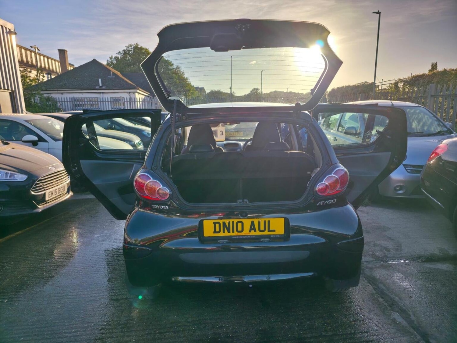 Used Toyota AYGO 2010 for sale - 76082579: Photo 12