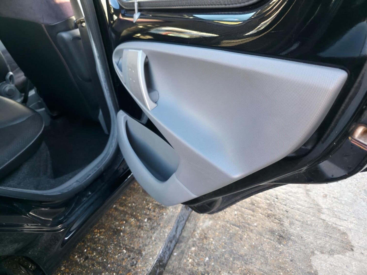 Used Toyota AYGO 2010 for sale - 76082579: Photo 22