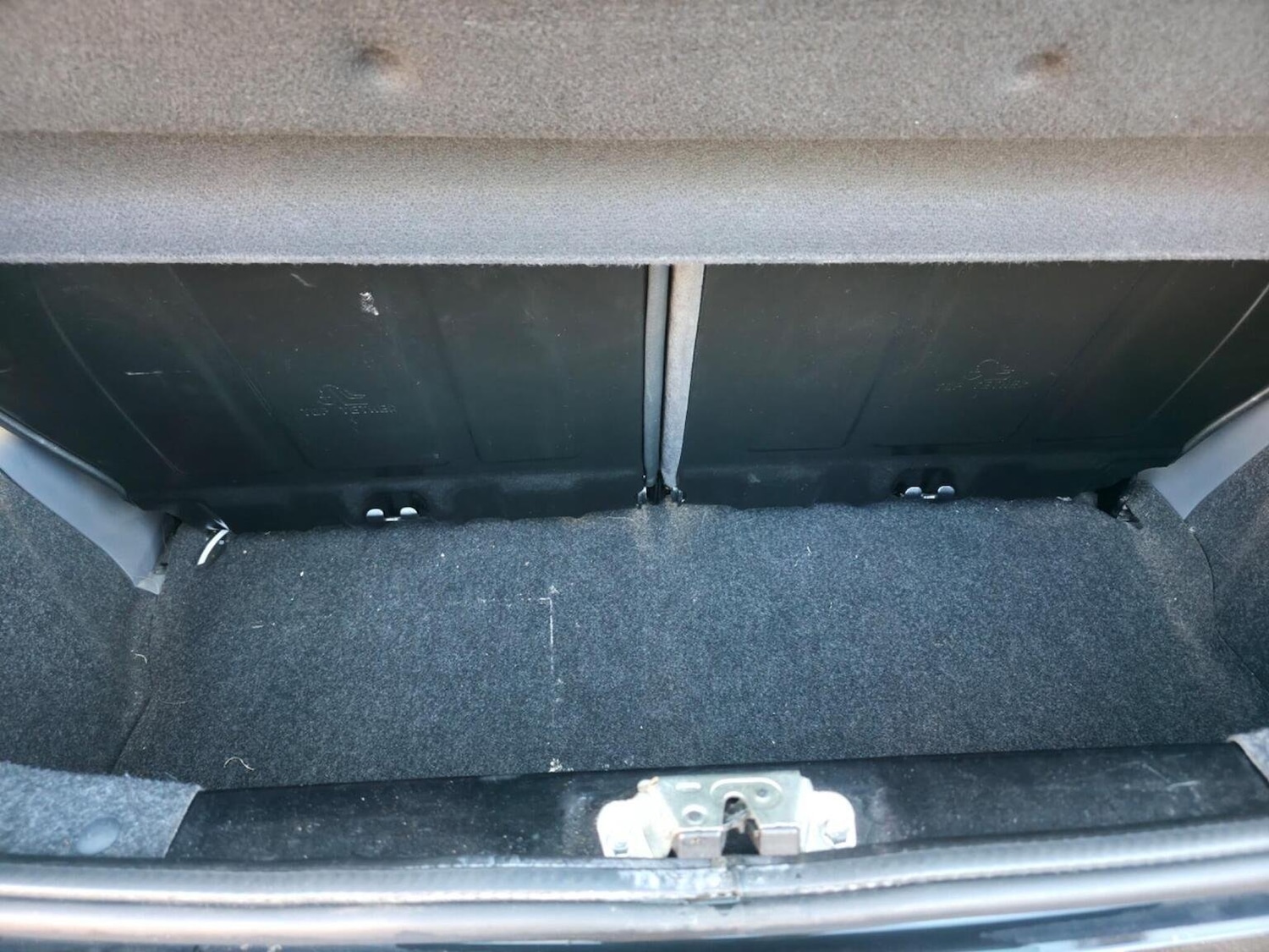 Used Toyota AYGO 2010 for sale - 76082579: Photo 29