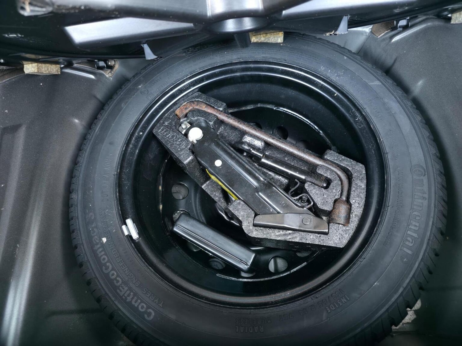 Used Toyota AYGO 2010 for sale - 76082579: Photo 34