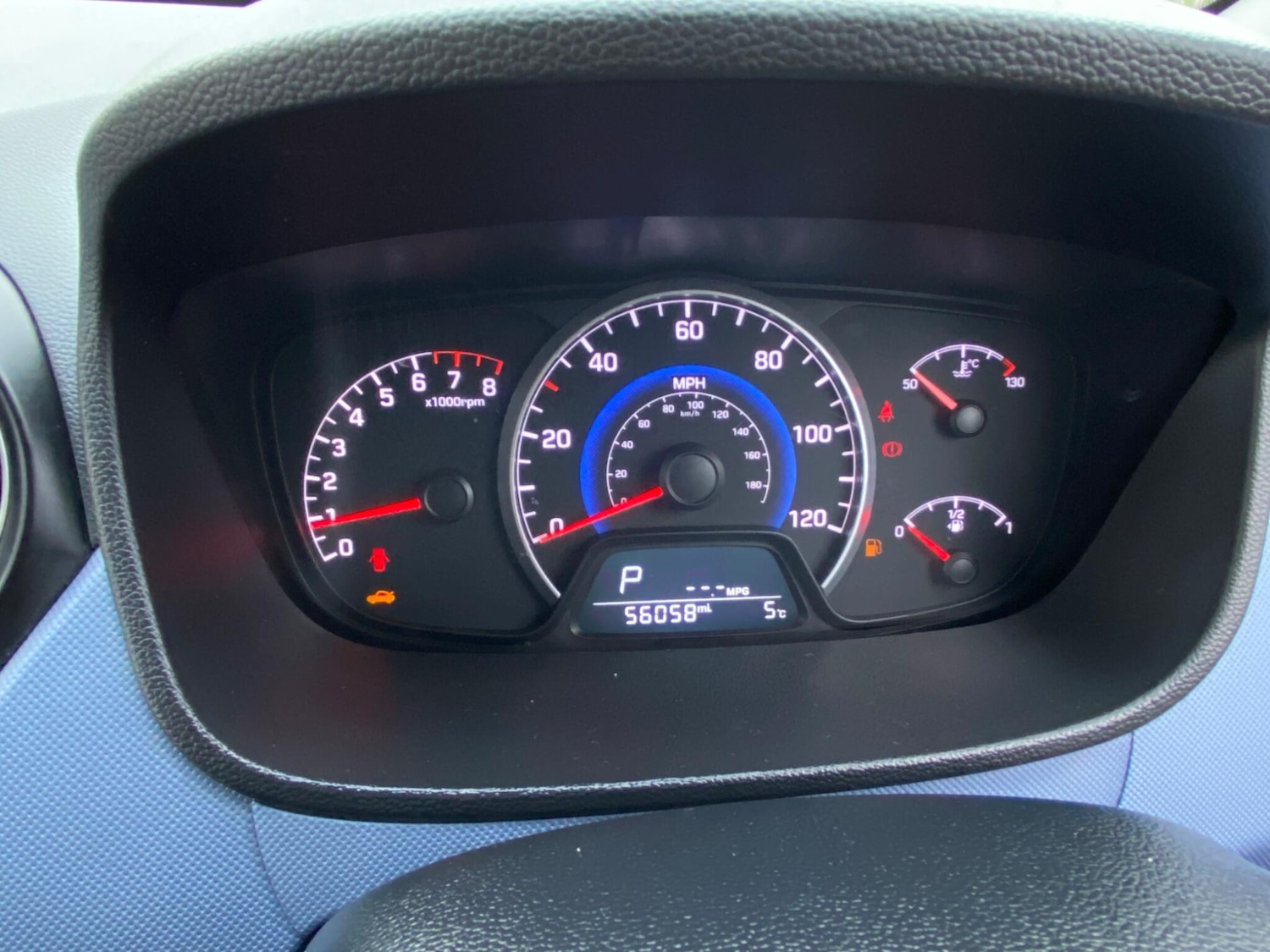 Used Hyundai i10 2014 for sale - 77611812: Photo 29