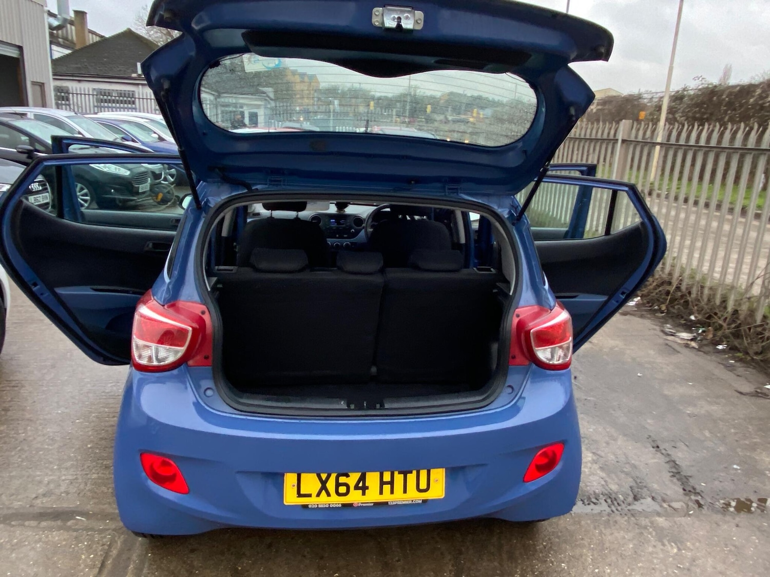 Used Hyundai i10 2014 for sale - 77611812: Photo 31