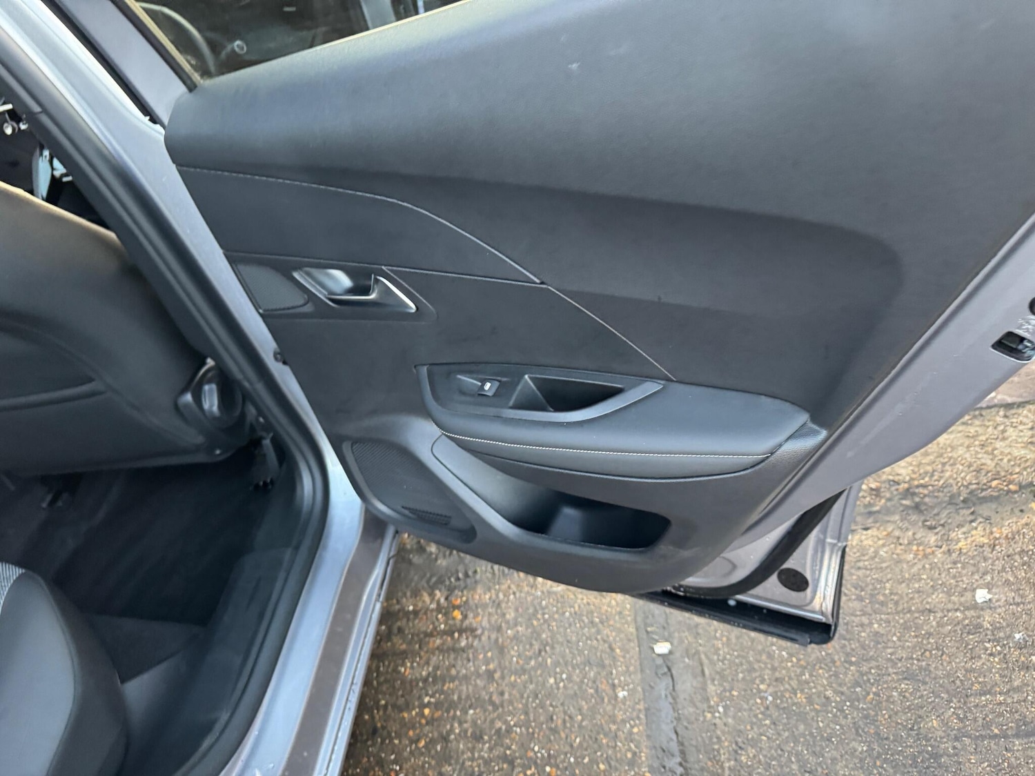 Used Peugeot 2008 2024 for sale - 76935783: Photo 25