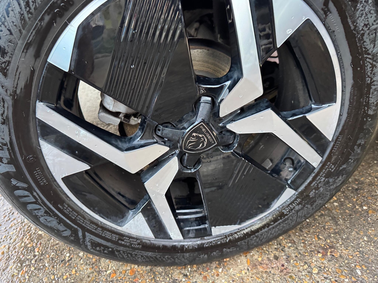 Used Peugeot 2008 2024 for sale - 76935783: Photo 30