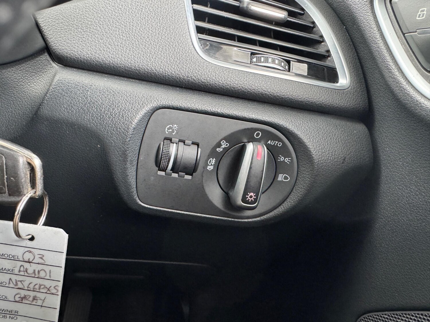 Used Audi Q3 2016 for sale - 76638791: Photo 32