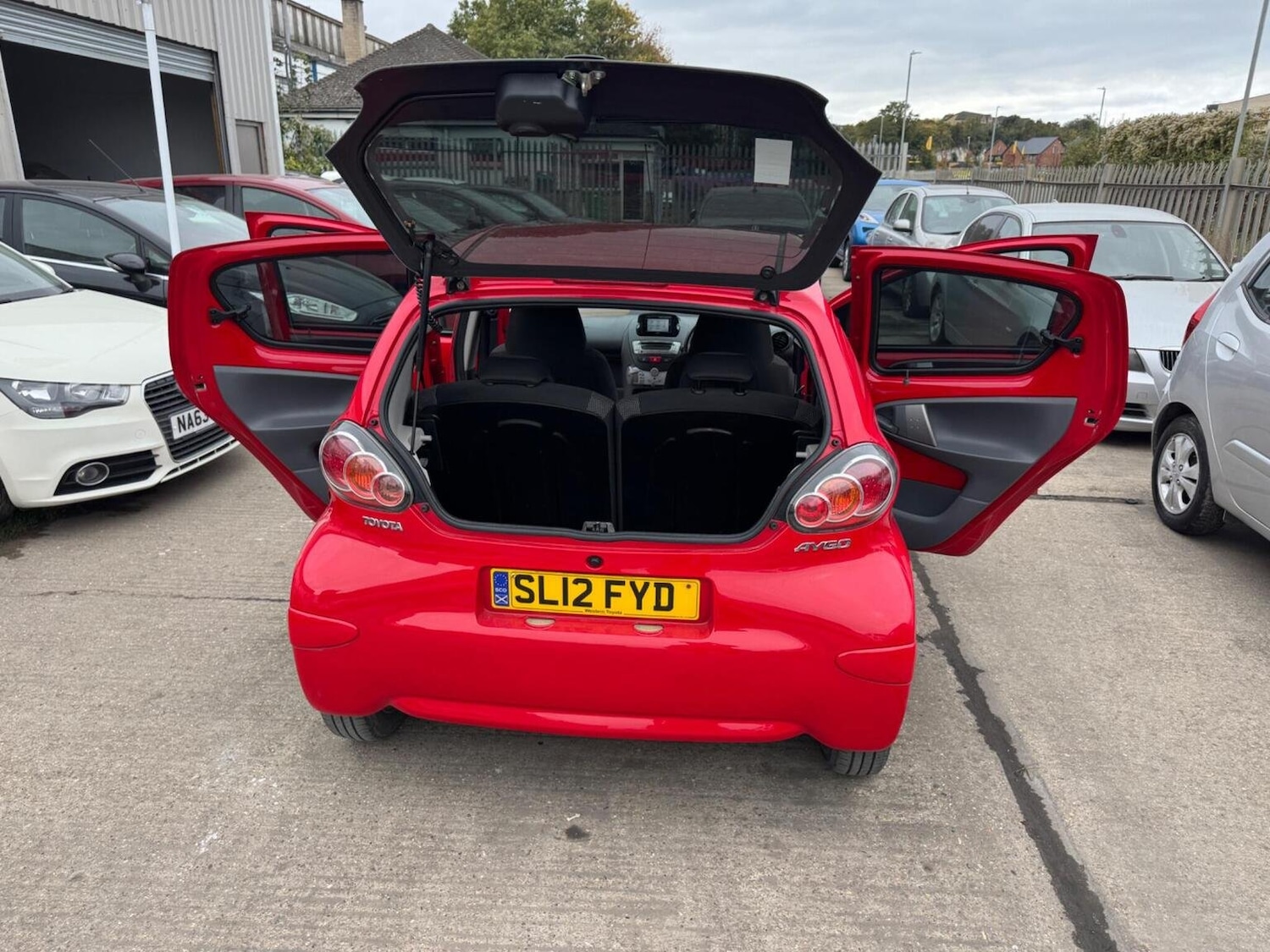 Used Toyota AYGO 2012 for sale - 76198180: Photo 12