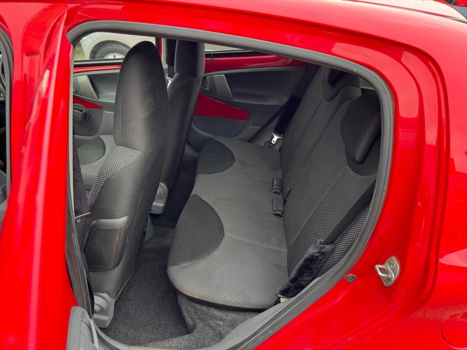 Used Toyota AYGO 2012 for sale - 76198180: Photo 24