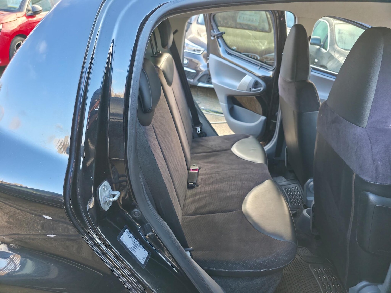 Used Toyota AYGO 2010 for sale - 77229927: Photo 22