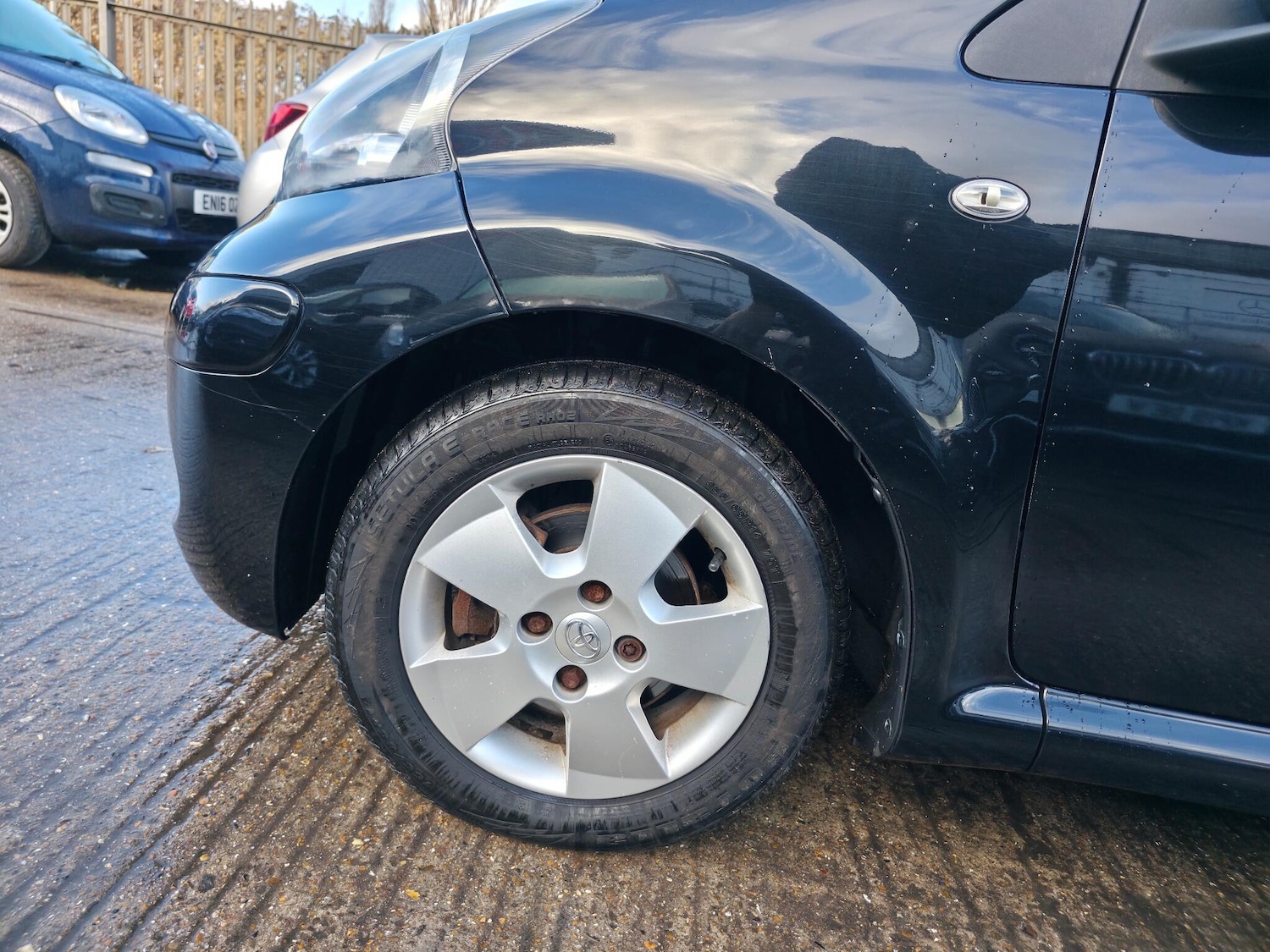 Used Toyota AYGO 2010 for sale - 77229927: Photo 30