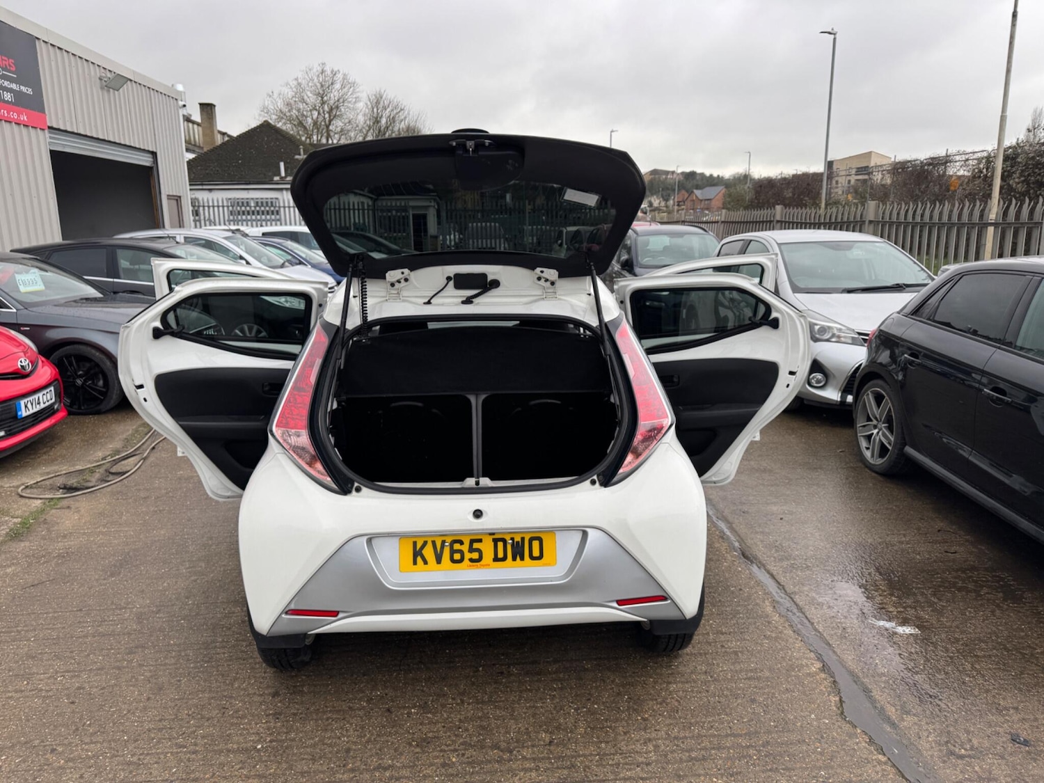 Used Toyota AYGO 2015 for sale - 77550064: Photo 16