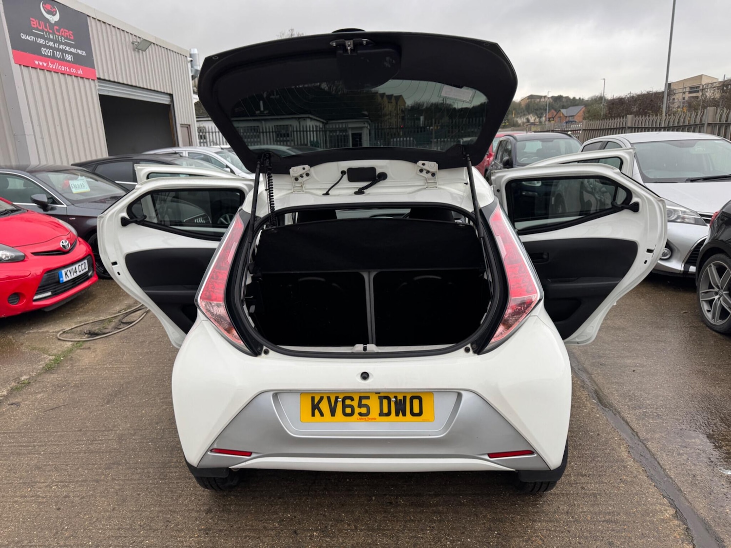 Used Toyota AYGO 2015 for sale - 77550064: Photo 17