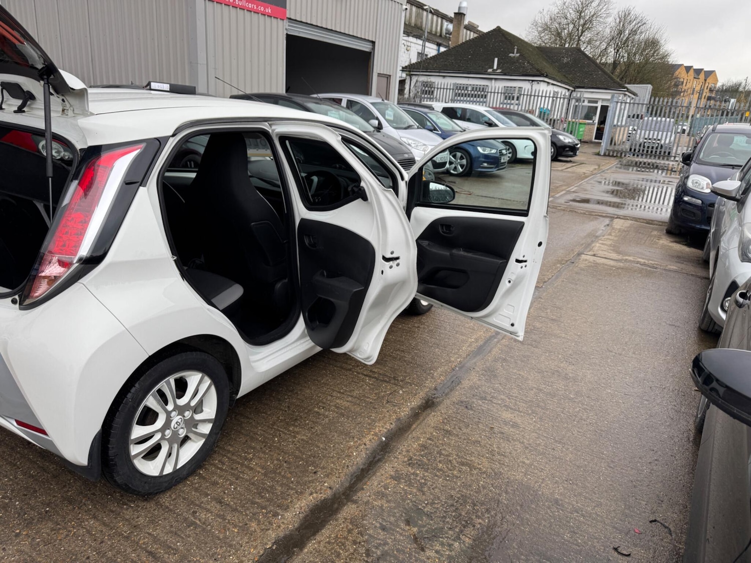 Used Toyota AYGO 2015 for sale - 77550064: Photo 21