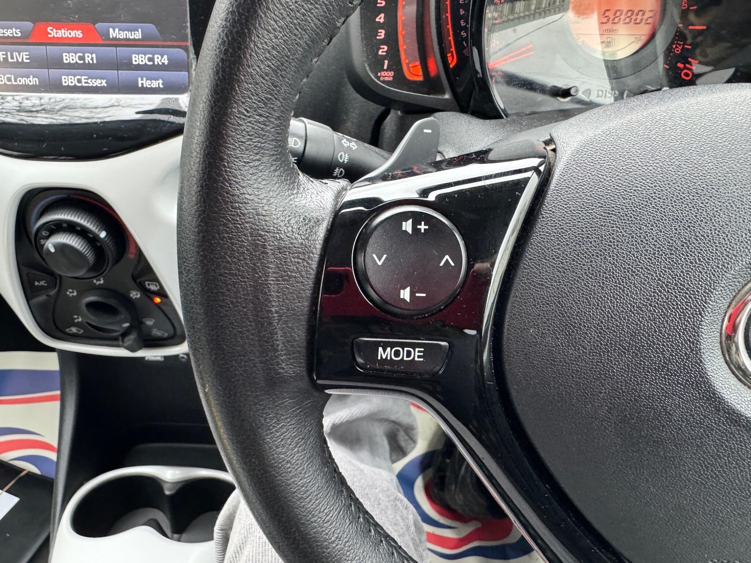 Used Toyota AYGO 2015 for sale - 77550064: Photo 29