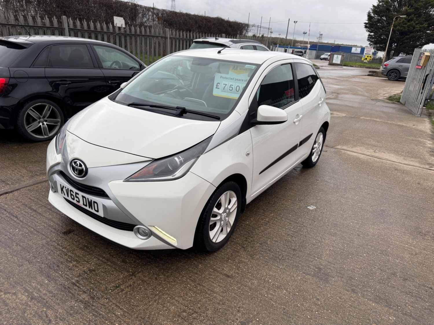 Used Toyota AYGO 2015 for sale - 77550064: Photo 3