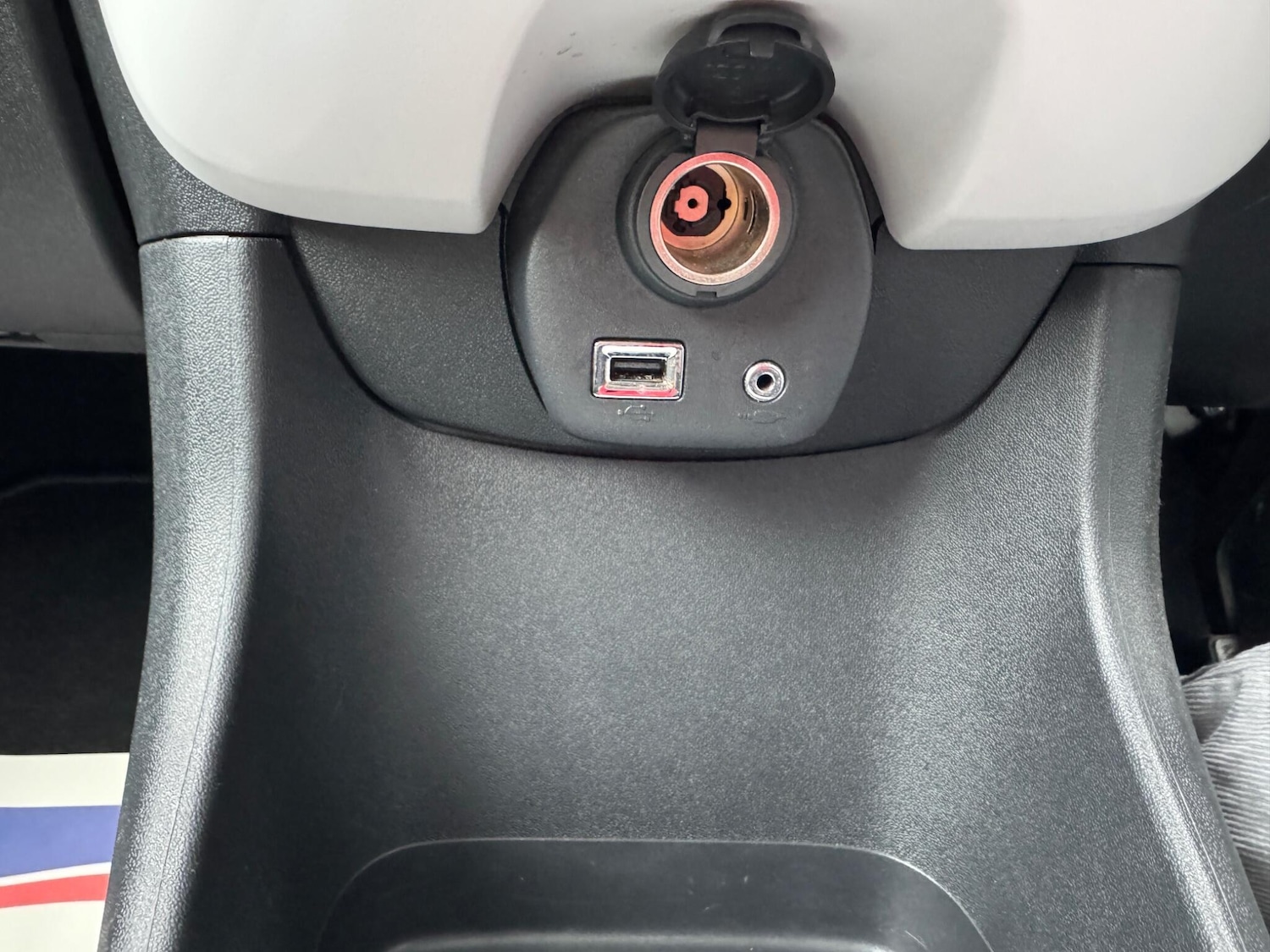 Used Toyota AYGO 2015 for sale - 77550064: Photo 31