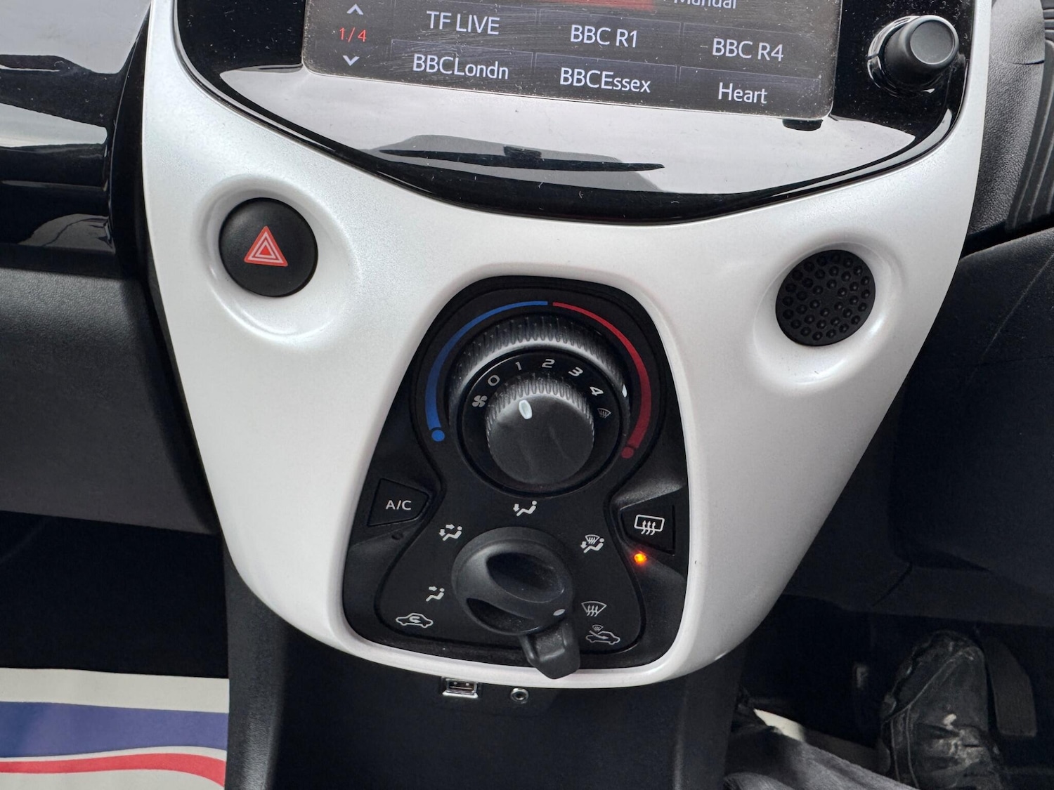 Used Toyota AYGO 2015 for sale - 77550064: Photo 39