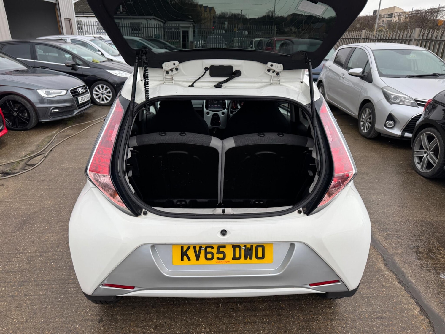 Used Toyota AYGO 2015 for sale - 77550064: Photo 42