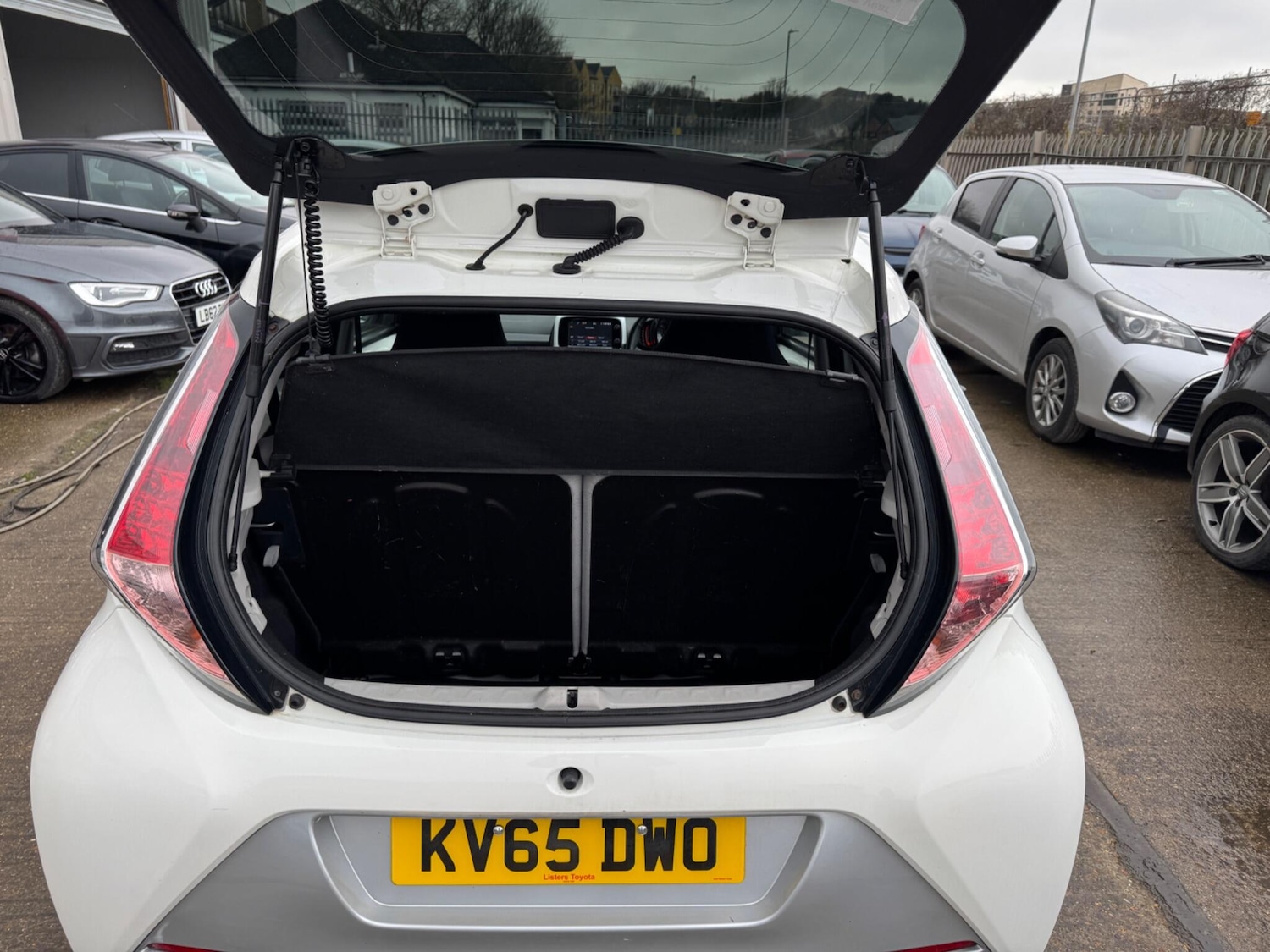 Used Toyota AYGO 2015 for sale - 77550064: Photo 43