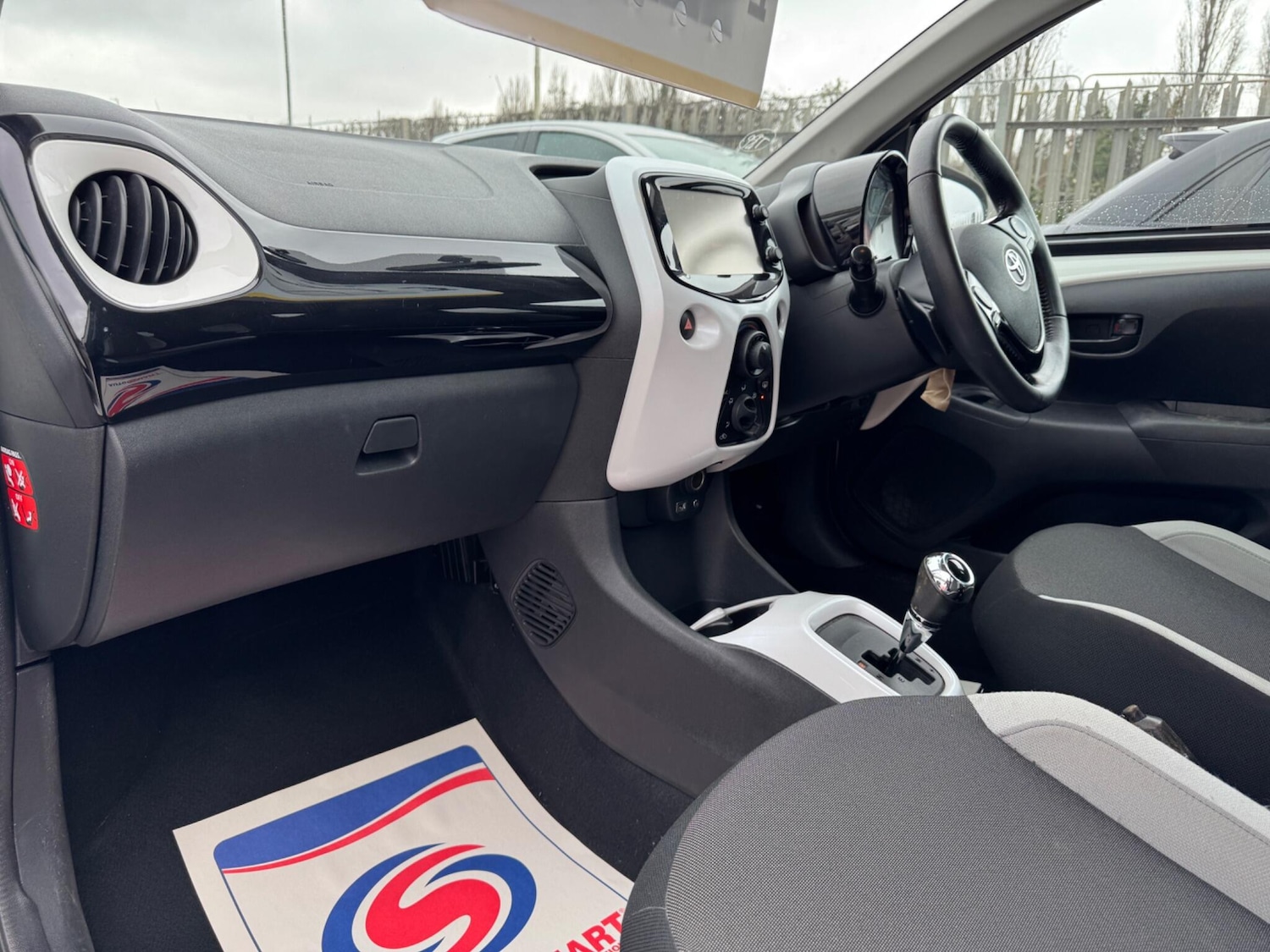 Used Toyota AYGO 2015 for sale - 77550064: Photo 45