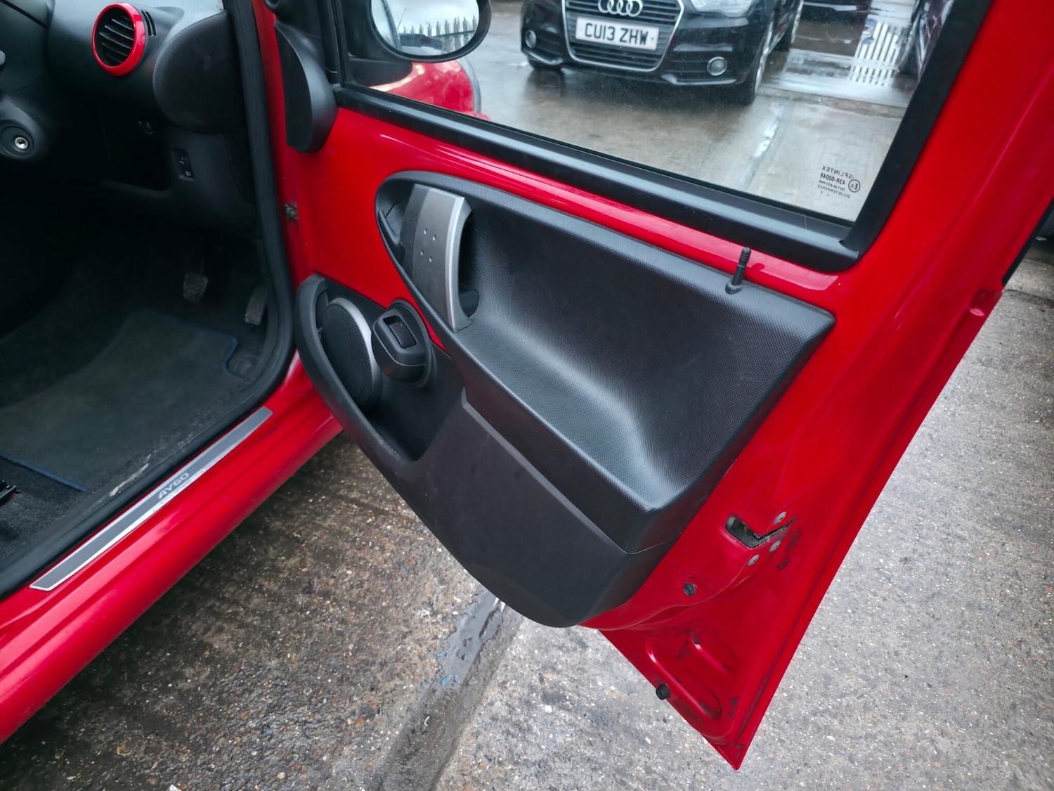 Used Toyota AYGO 2014 for sale - 77305903: Photo 25