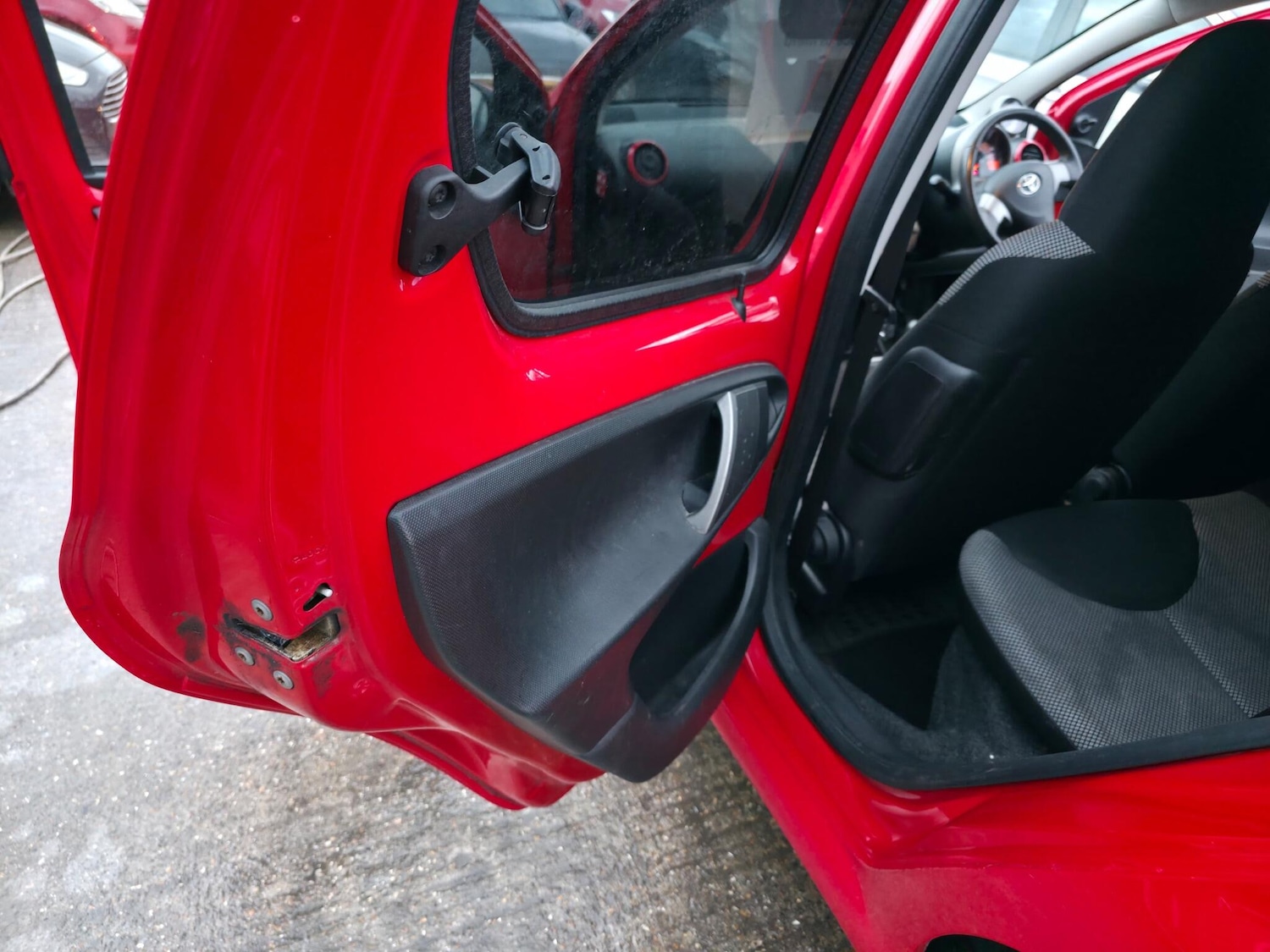 Used Toyota AYGO 2014 for sale - 77305903: Photo 27