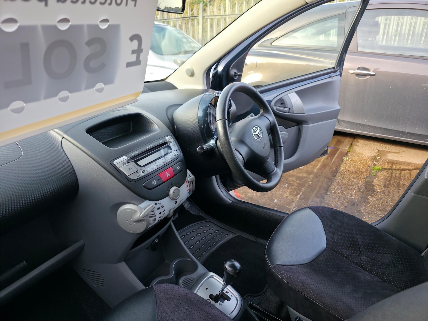 Used Toyota AYGO 2011 for sale - 76638805: Photo 18