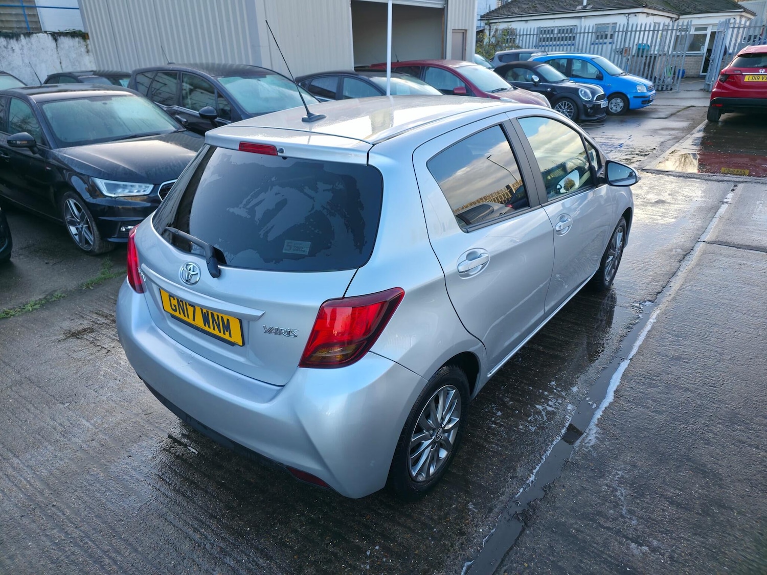Used Toyota Yaris 2017 for sale - 76765086: Photo 16