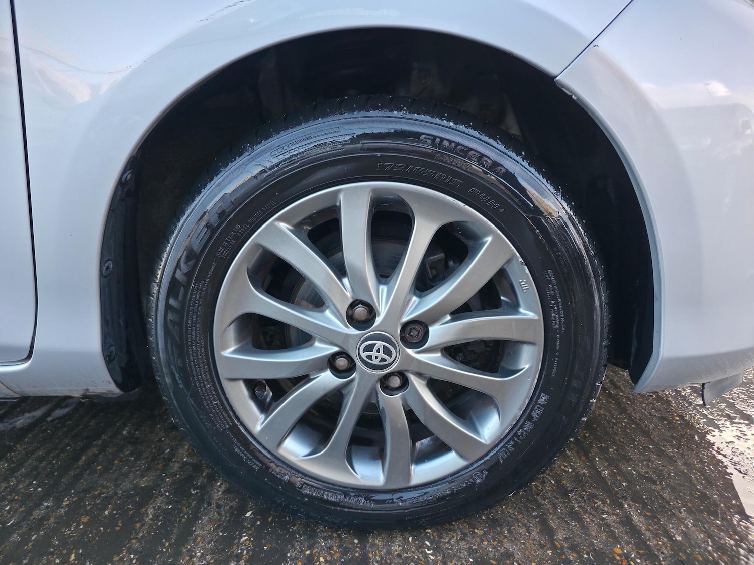 Used Toyota Yaris 2017 for sale - 76765086: Photo 29