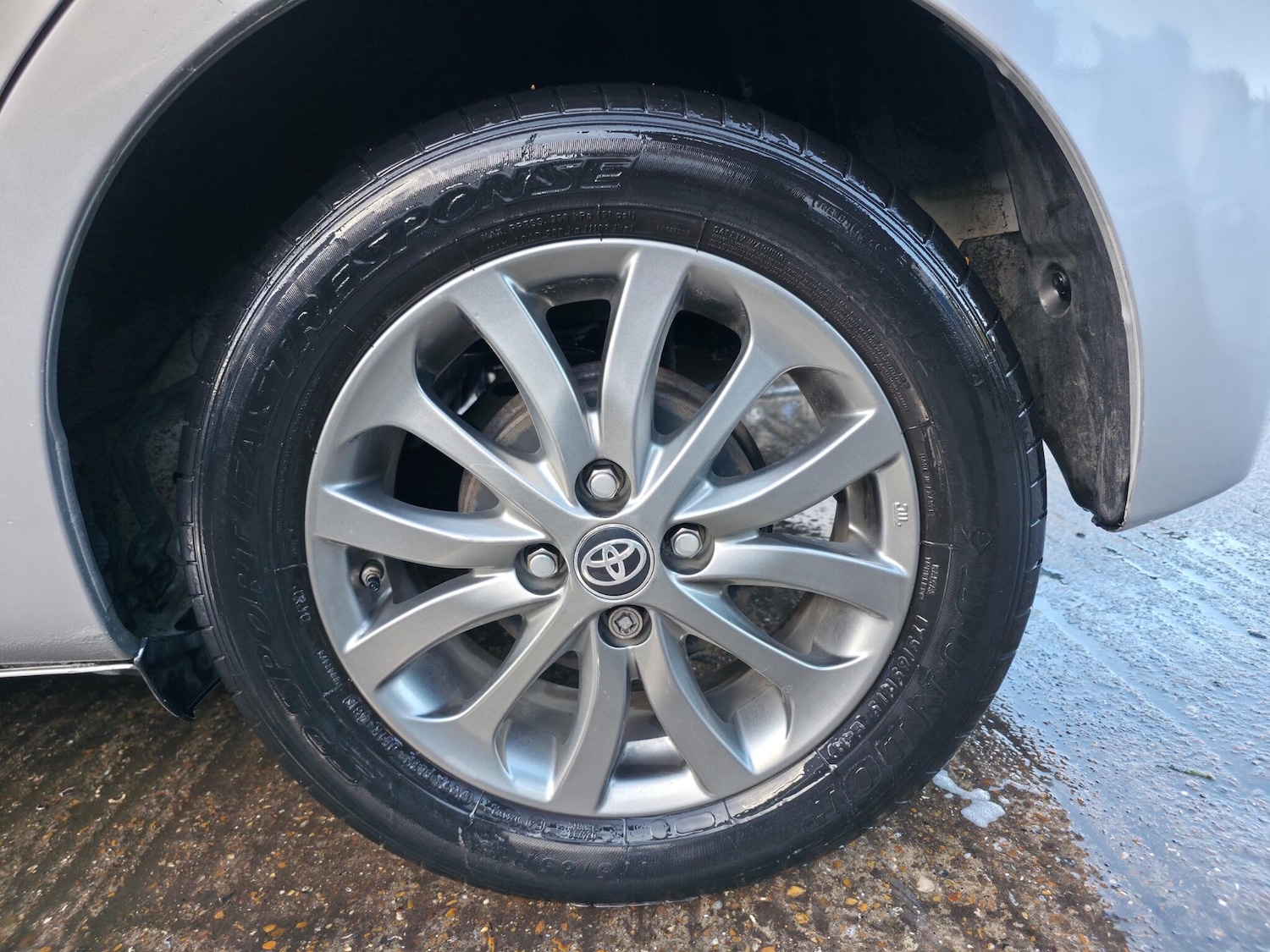 Used Toyota Yaris 2017 for sale - 76765086: Photo 32