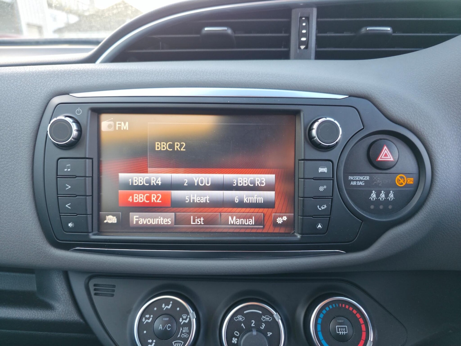 Used Toyota Yaris 2017 for sale - 76765086: Photo 33