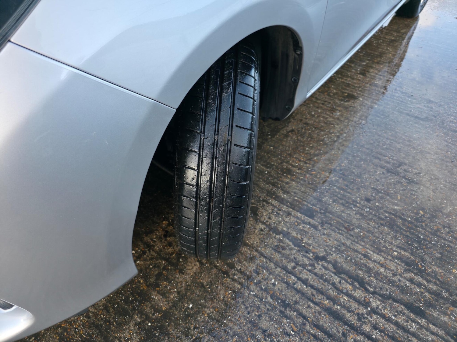 Used Toyota Yaris 2017 for sale - 76765086: Photo 38