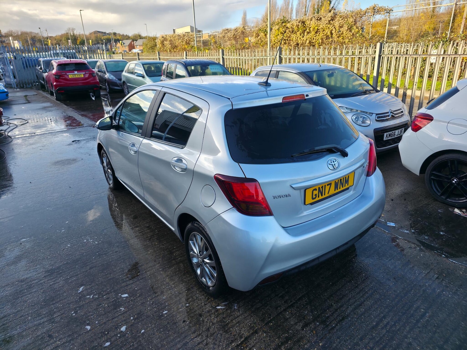 Used Toyota Yaris 2017 for sale - 76765086: Photo 9