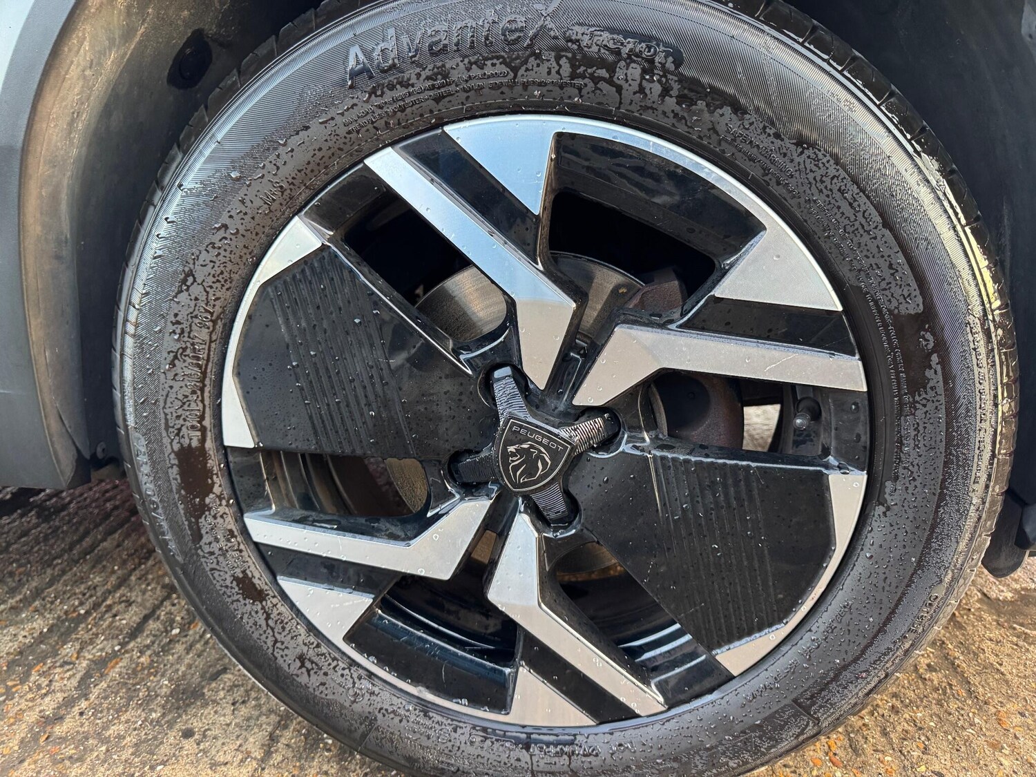 Used Peugeot 2008 2024 for sale - 76935873: Photo 33