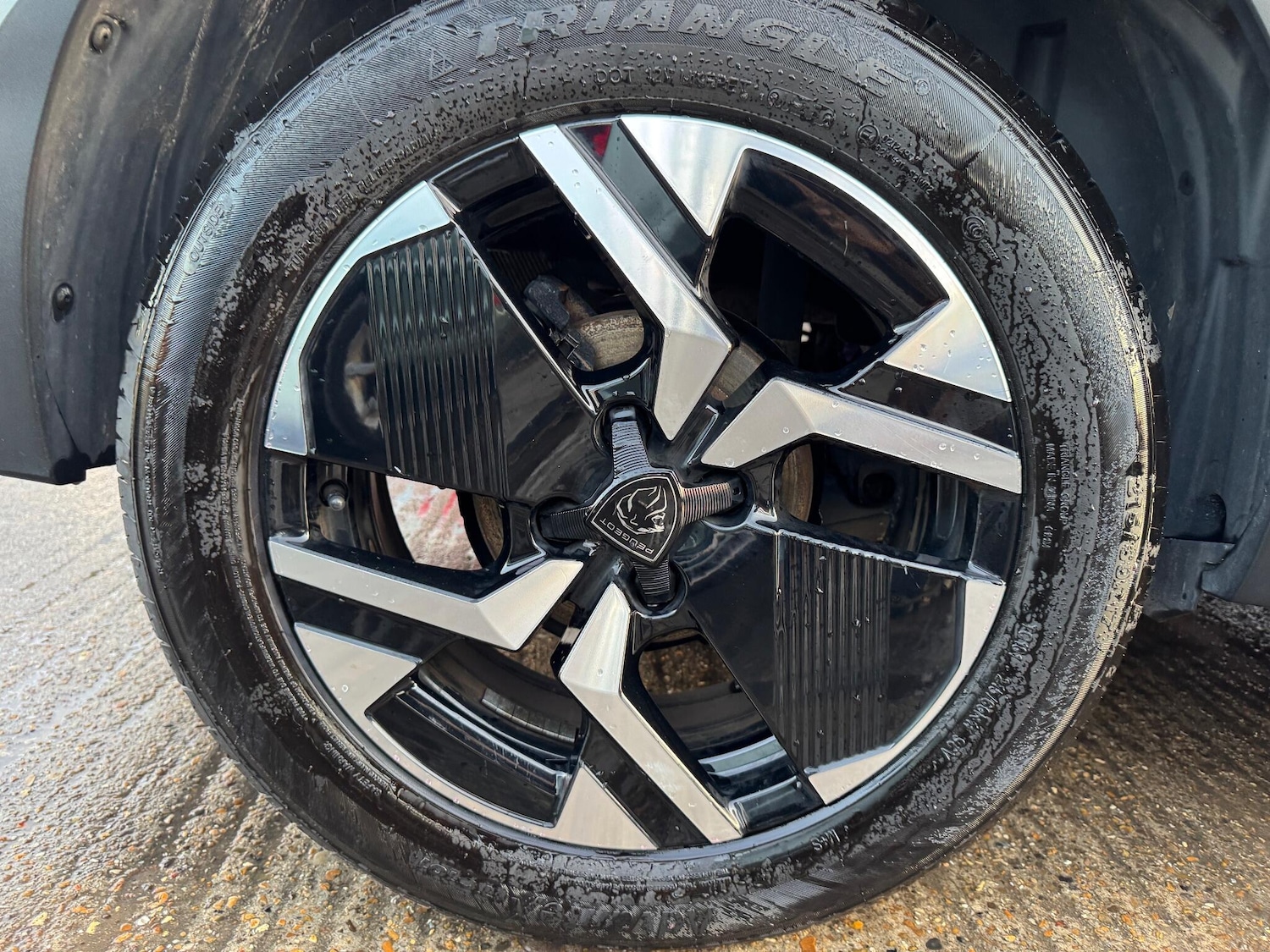 Used Peugeot 2008 2024 for sale - 76935873: Photo 34