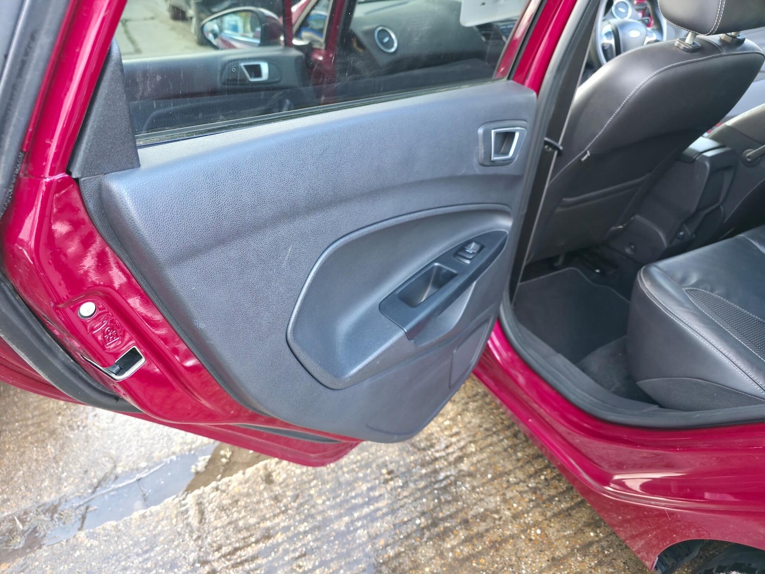 Used Ford Fiesta 2014 for sale - 77049917: Photo 21