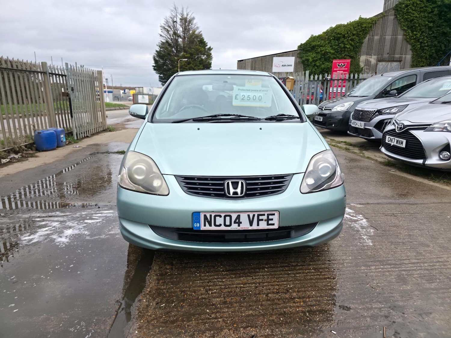 Used Honda Civic 2004 for sale - 76953095: Photo 2