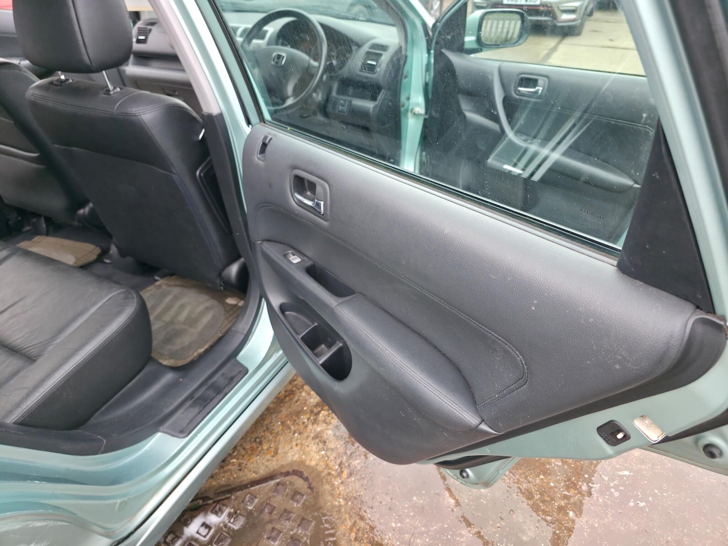 Used Honda Civic 2004 for sale - 76953095: Photo 25