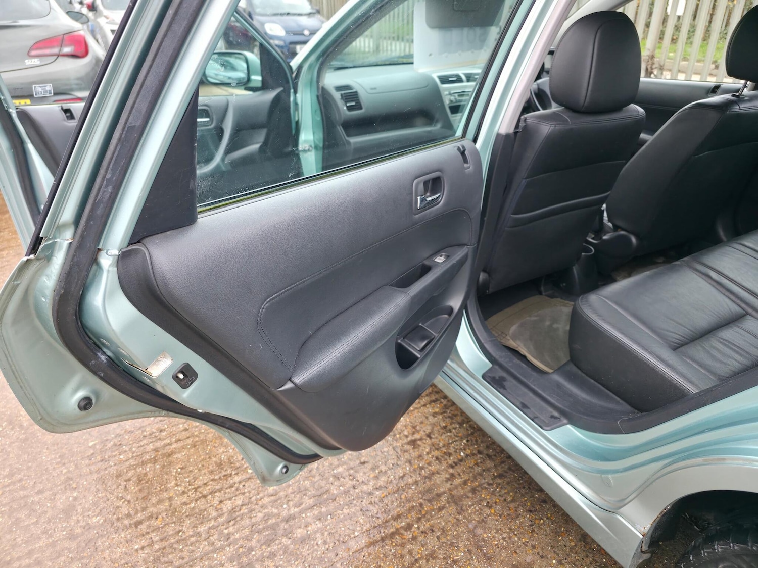 Used Honda Civic 2004 for sale - 76953095: Photo 26