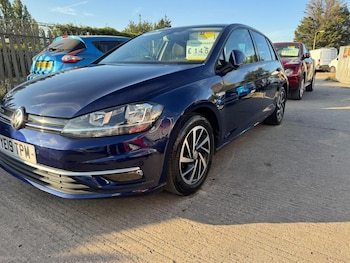 Used Volkswagen Golf 2019 for sale - 75975557: Photo