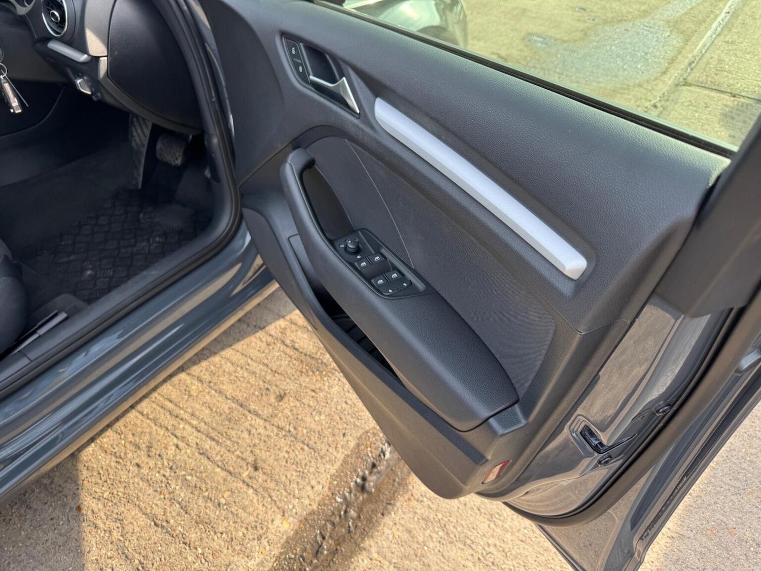 Vehicle 29