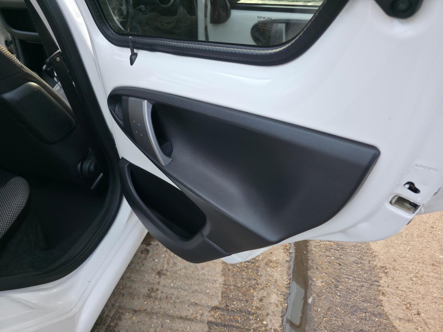 Used Toyota AYGO 2013 for sale - 76638798: Photo 25