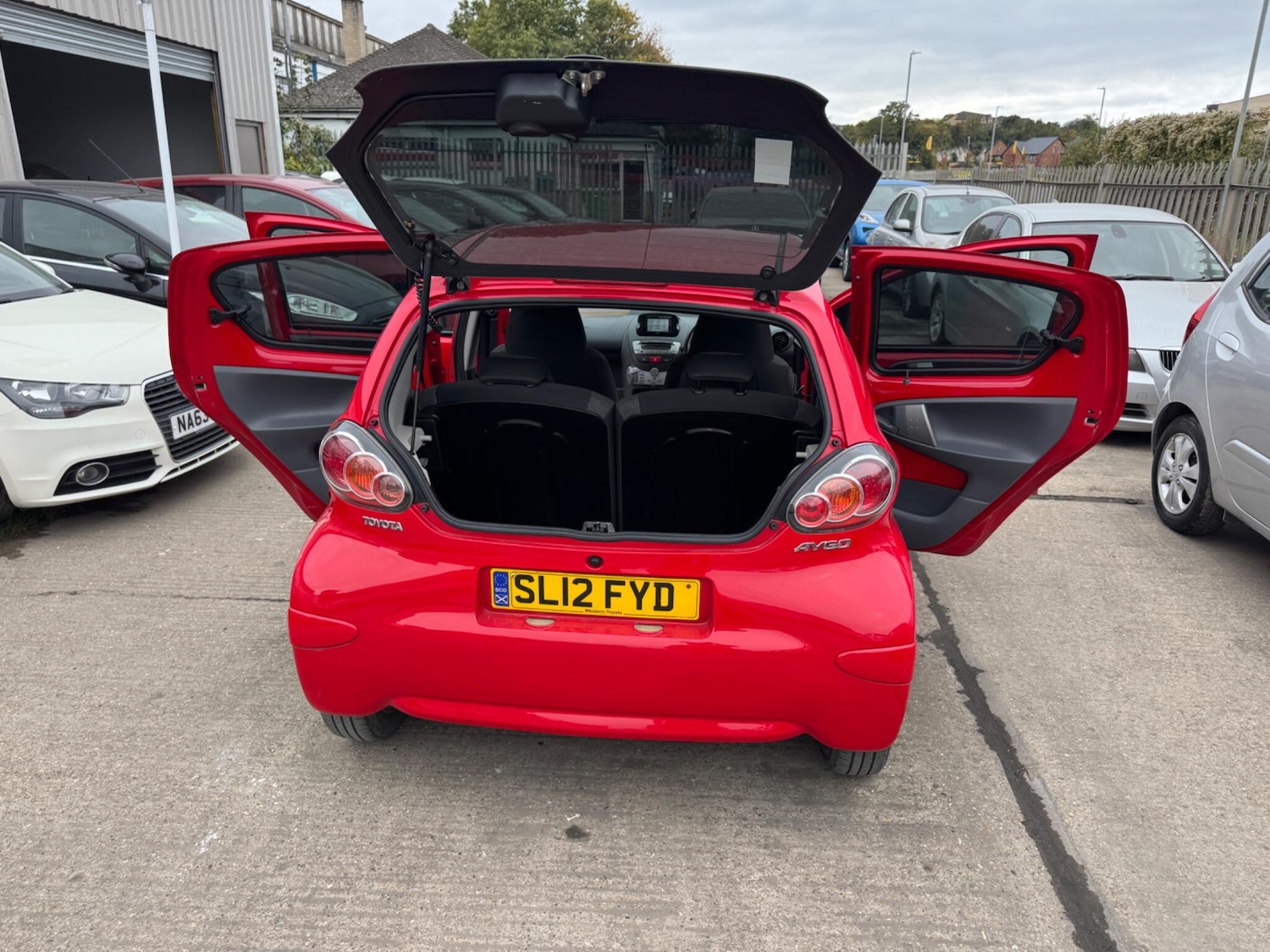 Used Toyota AYGO 2012 for sale - 76638797: Photo 12