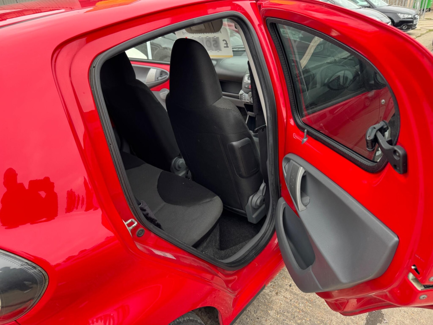 Used Toyota AYGO 2012 for sale - 76638797: Photo 25