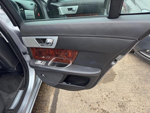 Used Jaguar XF 2011 for sale - 76257680: Photo 28